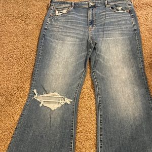 Brand new, with tags. American eagle flare jeans.